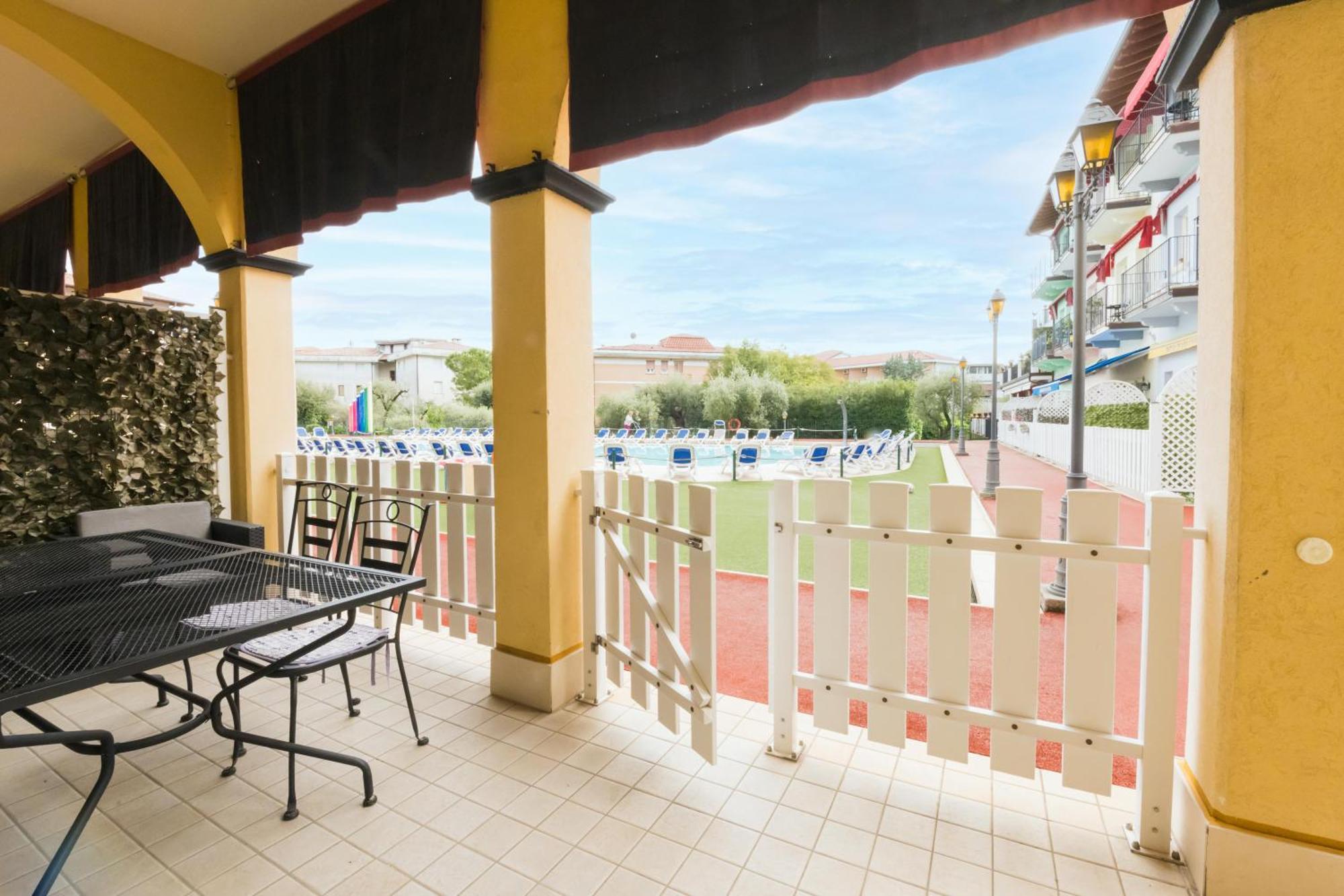 Giardino Dei Colori 111 Residence Pool&Fitness Toscolano Maderno Exterior photo