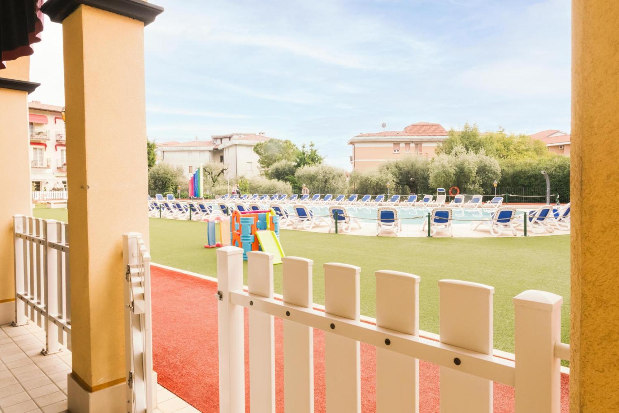Giardino Dei Colori 111 Residence Pool&Fitness Toscolano Maderno Exterior photo