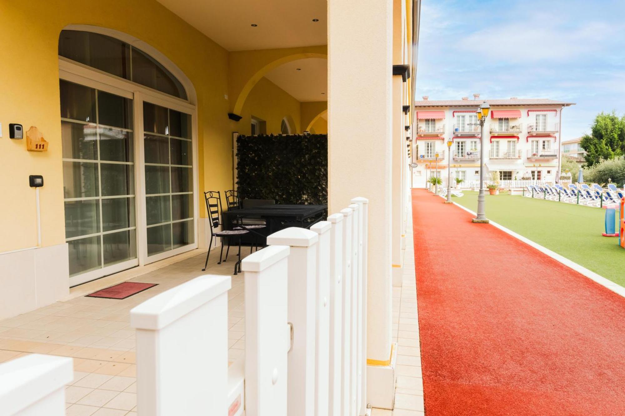 Giardino Dei Colori 111 Residence Pool&Fitness Toscolano Maderno Exterior photo